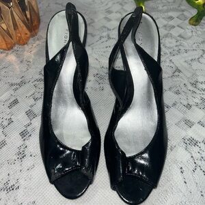 FIONI Black Patent Leather Peep-Toe Heels